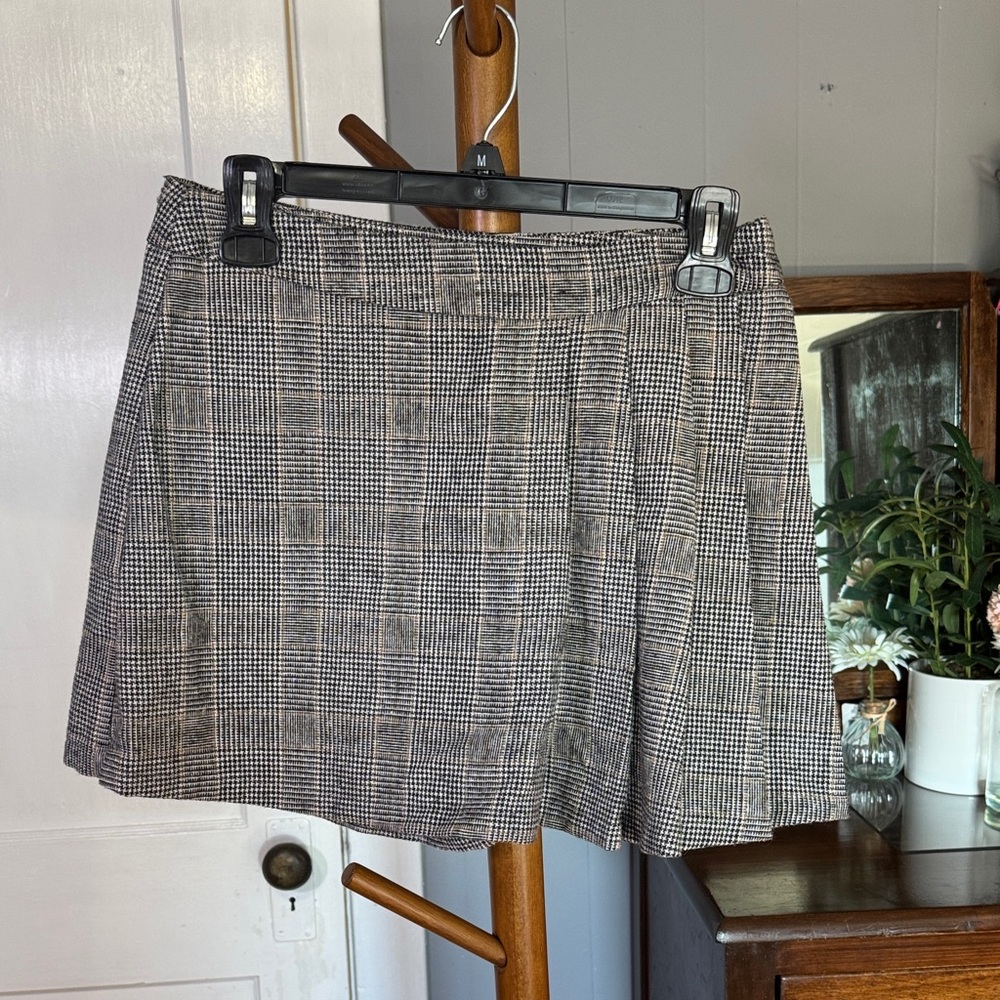 🤎 The Workshop Plaid Skort — Size M